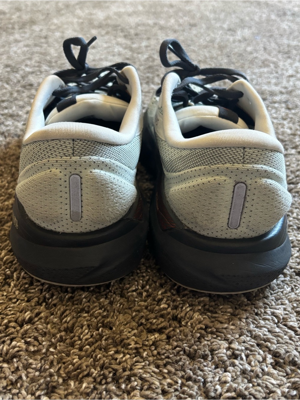 Brooks Women’s Adrenaline GTS 24 Running Shoes in Sea Foam - Picture 9 of 11